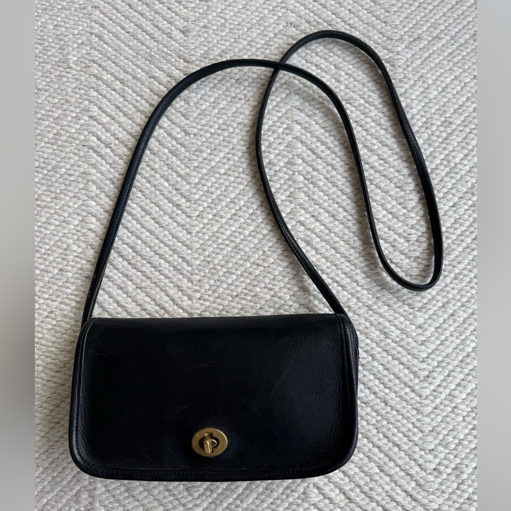 Vintage Coach Dinky Crossbody Bag Black Leather Turlock